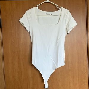 Abercrombie & Fitch White Short Sleeve Body Suit L